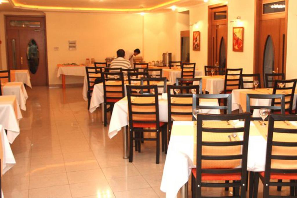 Bp Hotel Baky Esterno foto